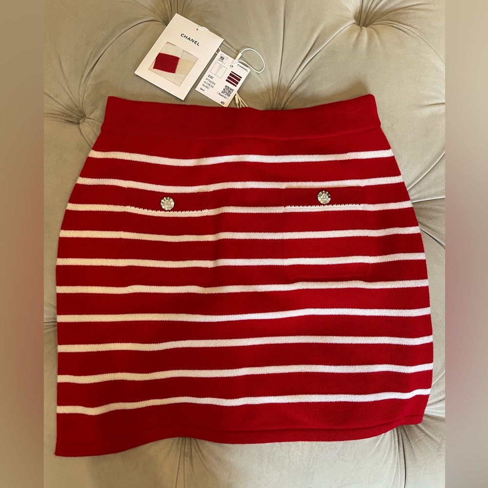 NWT CHANEL RED AND WHITE STRIPED SKIRT